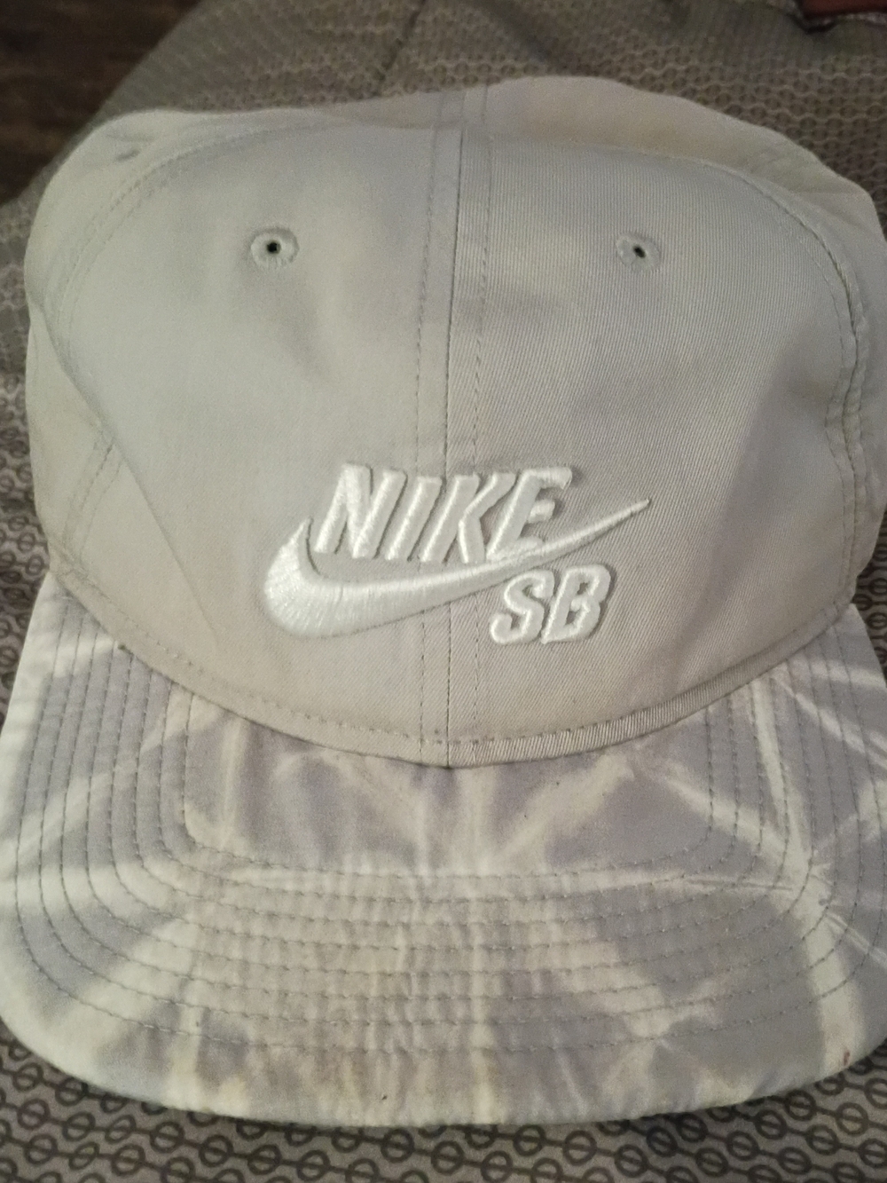 Nike SB Light Gray White Logo Baseball Cap